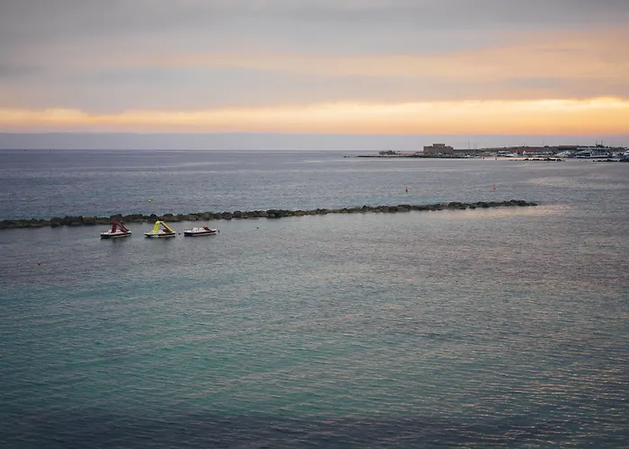 Отель Aloe Пафос